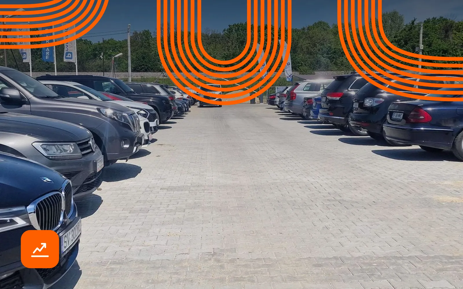 Parcare cu un rând lung de mașini, cu patternul street wave portocaliu WLC